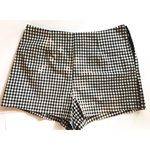 Kendall & Kylie high wasted woven gingham shorts - Picture 2 of 4